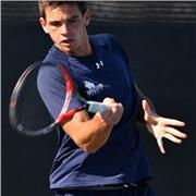 Jugador de tenis becado en USA se ofrece para dar clases de tenis a jugadores de todos los niveles